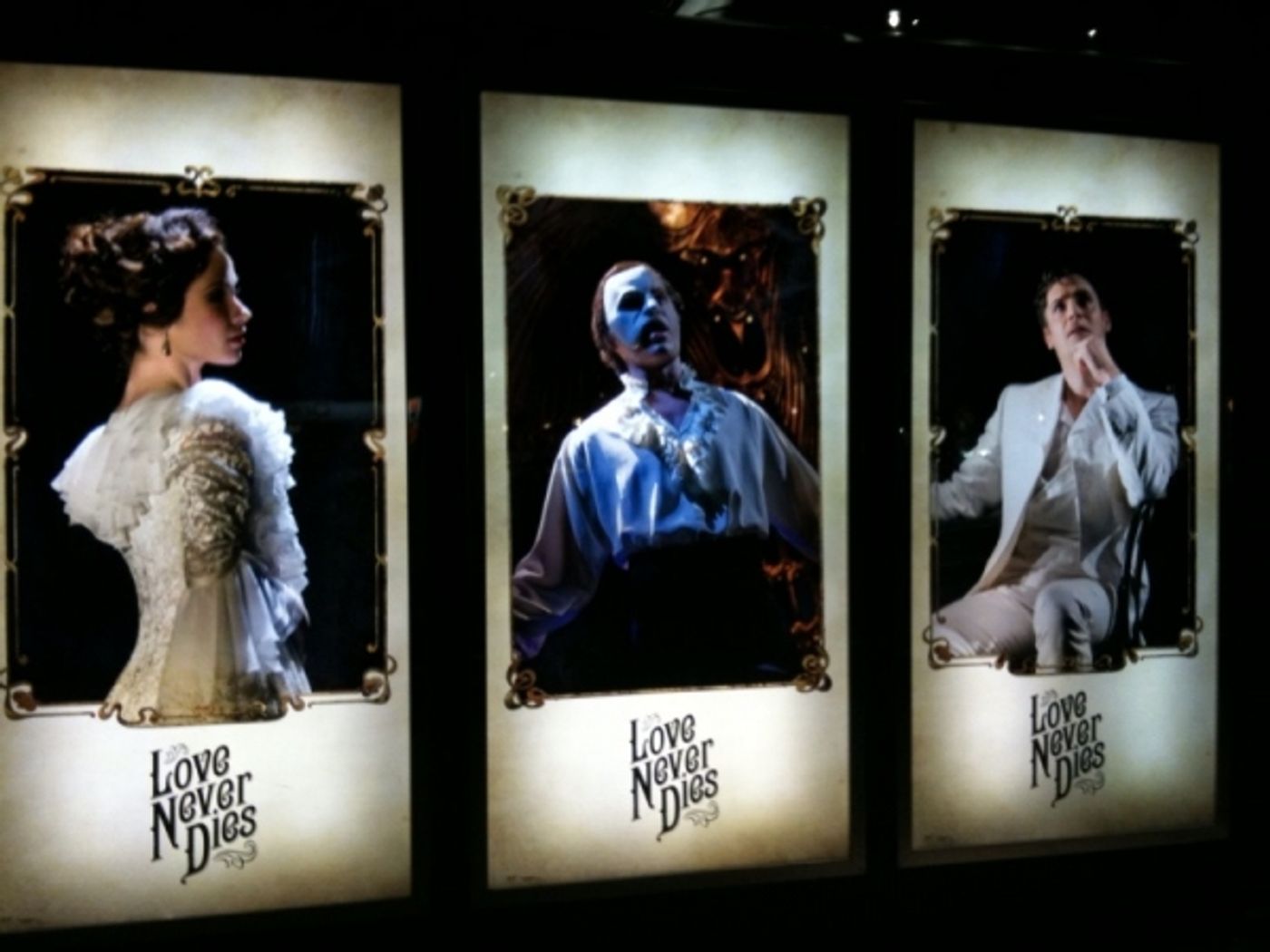 Photo Flash: New 'Front of House' Artwork for LOVE NEVER DIES in London  Image