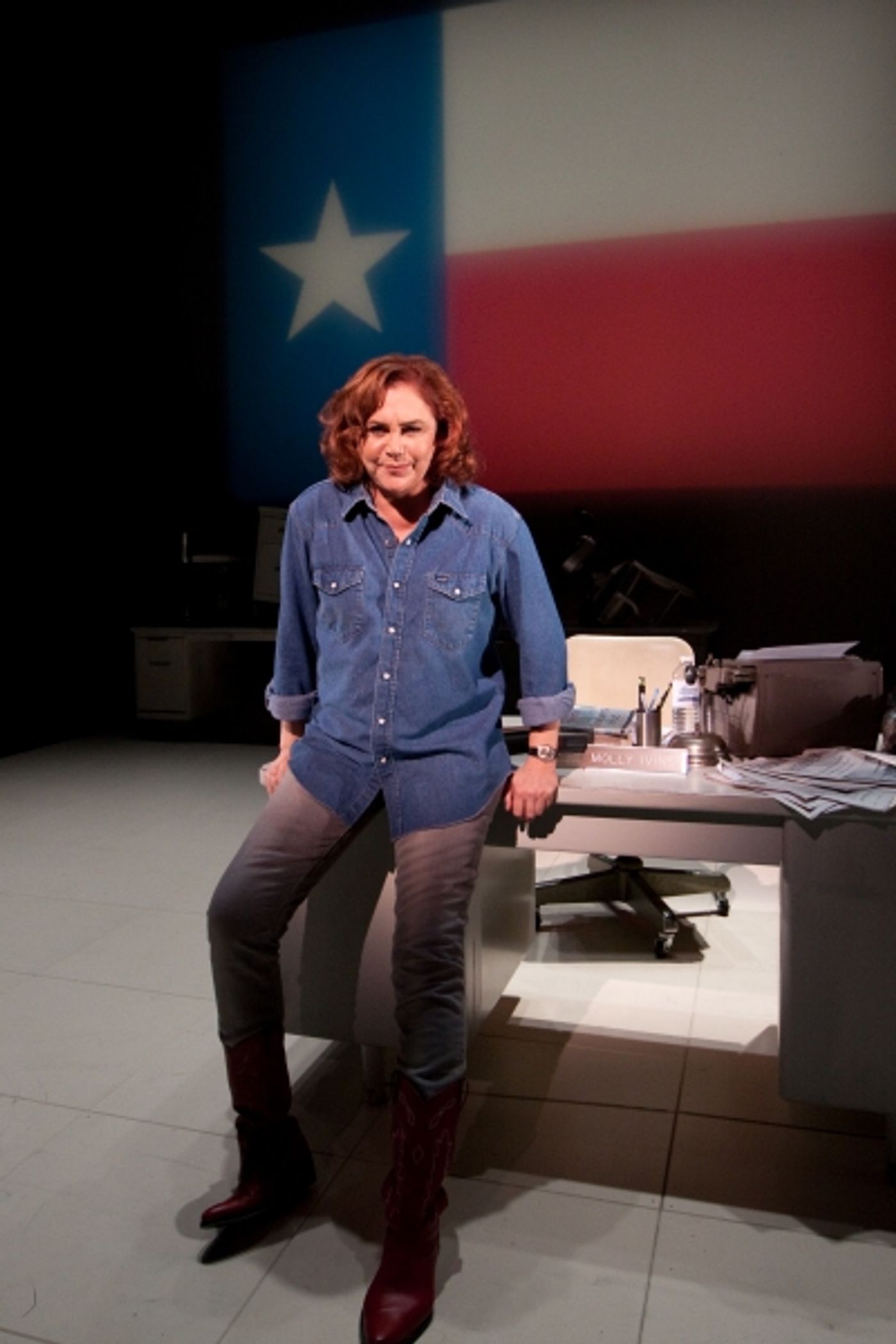 Photo Flash: Philadelphia Theatre Co Presents Kathleen Turner In RED HOT PATRIOT  Image