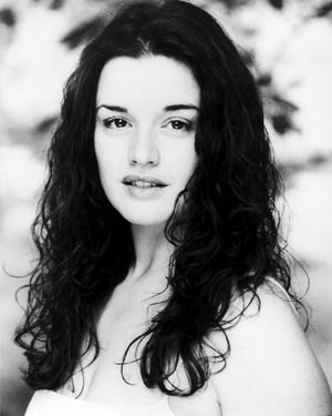 Dianne Pilkington (Glinda) @ BroadwayWorld Dianne Pilkington (Glinda) Photo