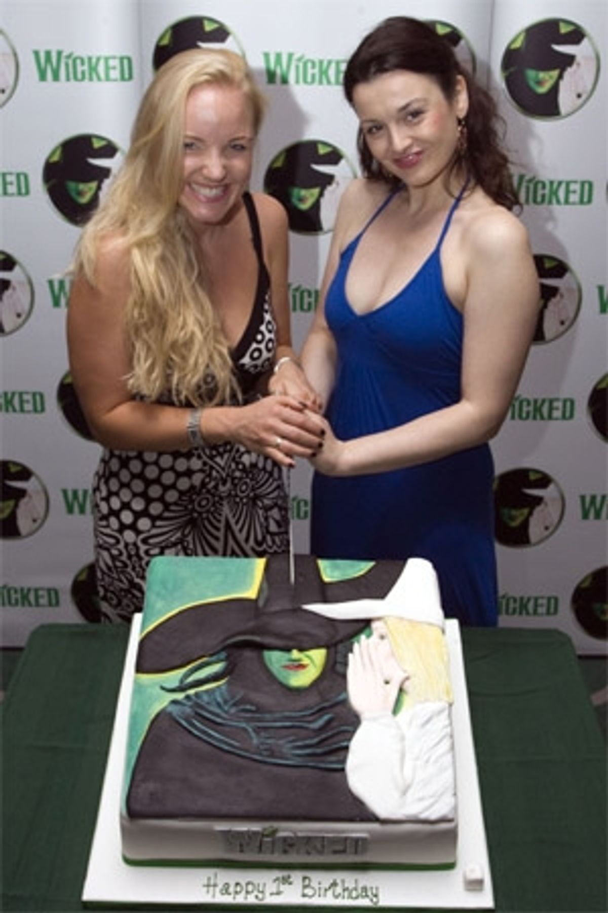 Kerry Ellis and Dianne Pilkington cut Wicked's 1st birthday cake at 