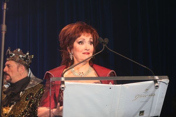 Robin Strasser Photo