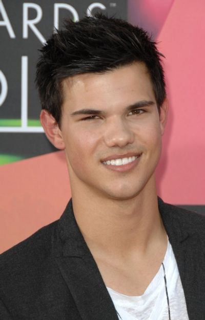 Taylor Lautner Photo