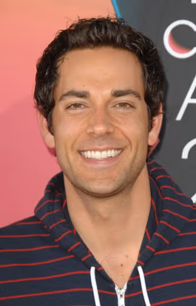 Zachary Levi Photo