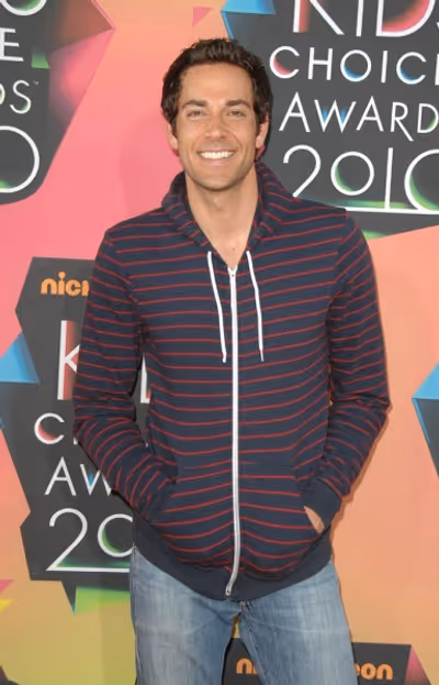 Zachary Levi Photo