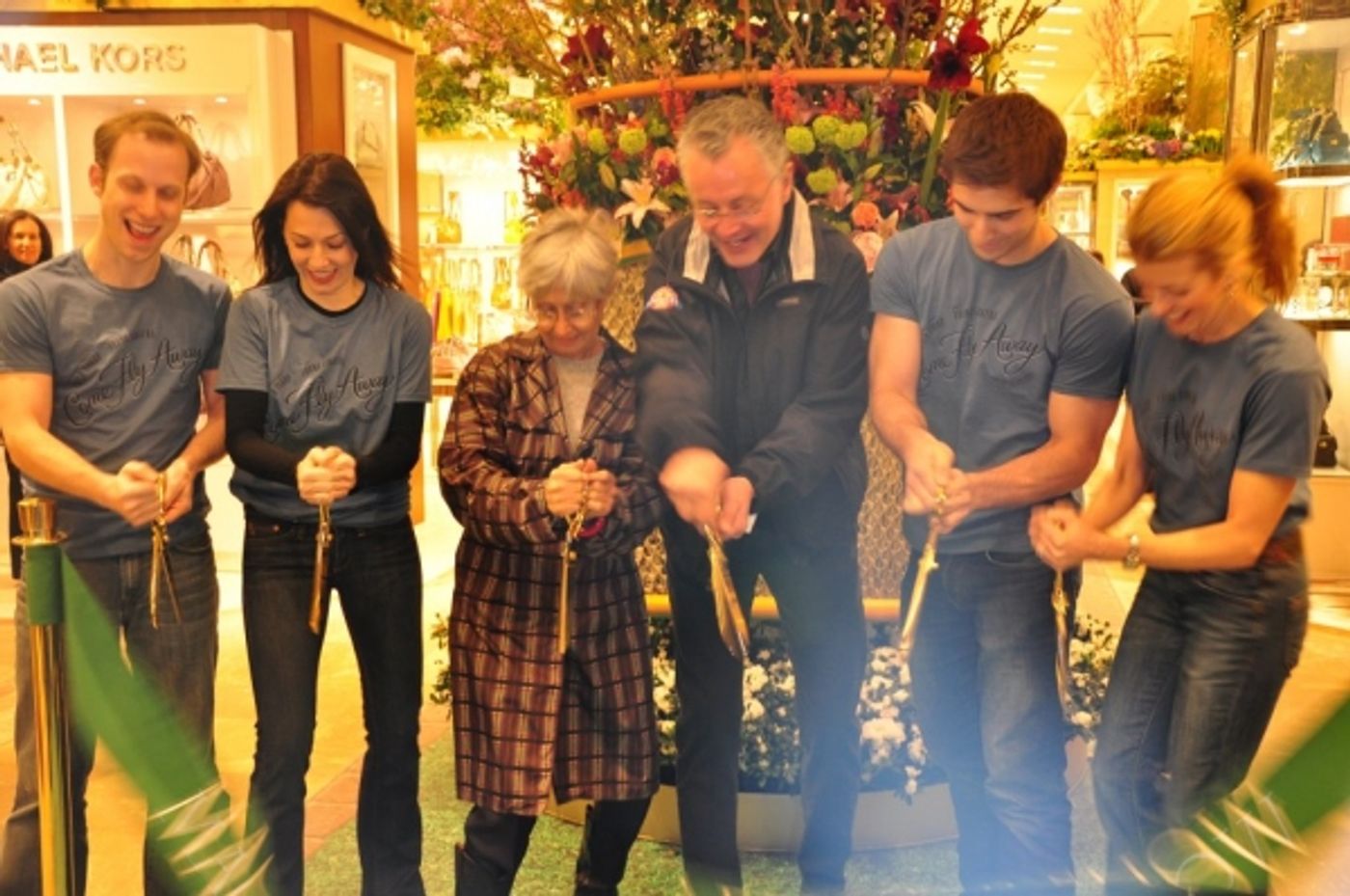 Photo Coverage: Tharp, COME FLY AWAY, and Tartaglia for Macy's Flower Show  Image