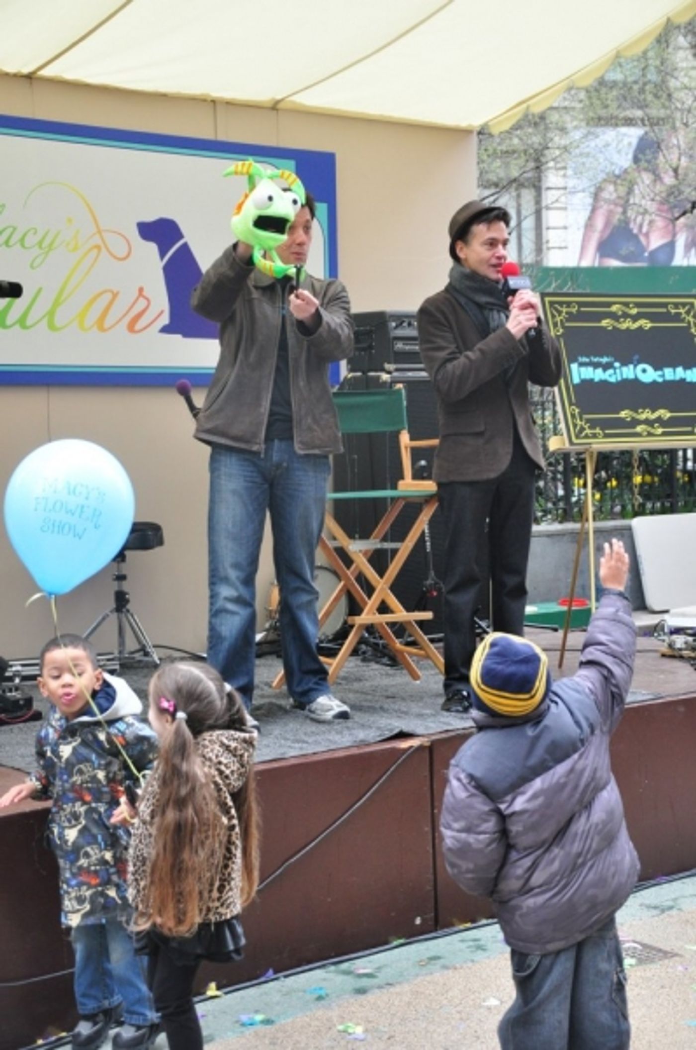 Photo Coverage: Tharp, COME FLY AWAY, and Tartaglia for Macy's Flower Show  Image