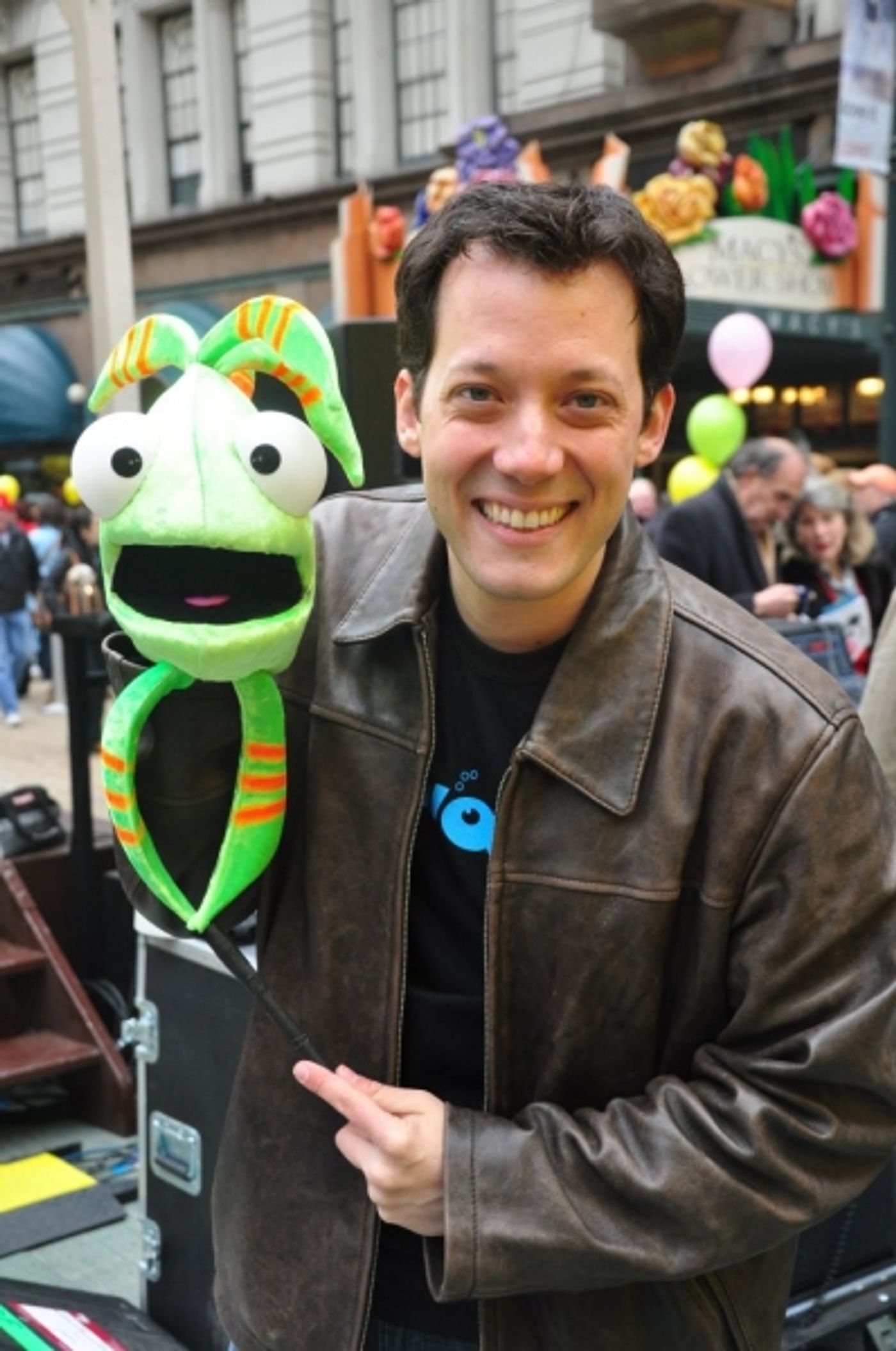 Photo Coverage: Tharp, COME FLY AWAY, and Tartaglia for Macy's Flower Show  Image