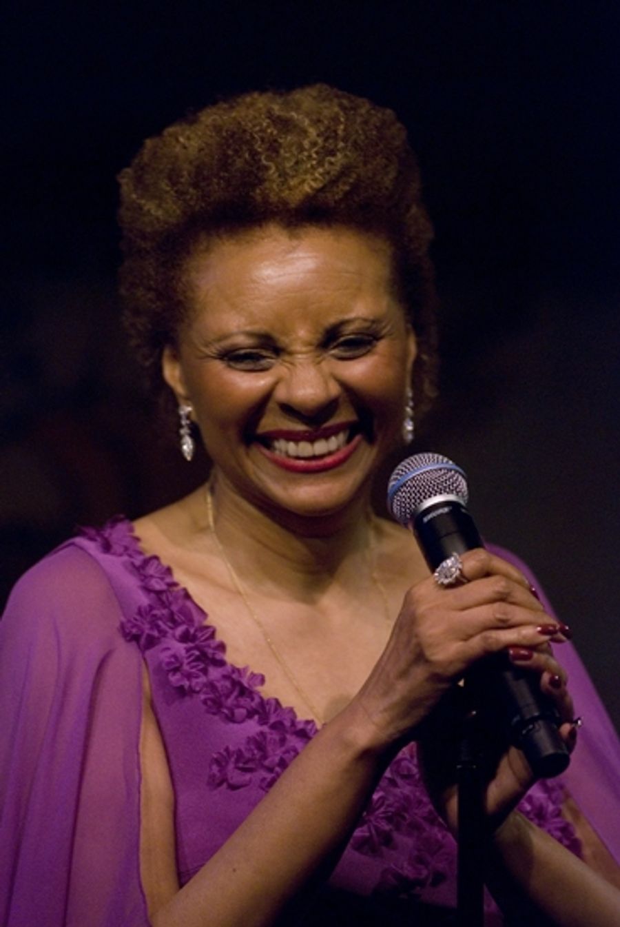Photo Coverage: Leslie Uggams Opens at the Cafe Carlyle Image