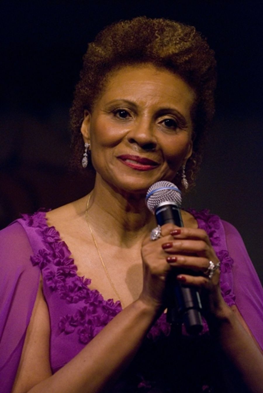 Photo Coverage: Leslie Uggams Opens at the Cafe Carlyle Image