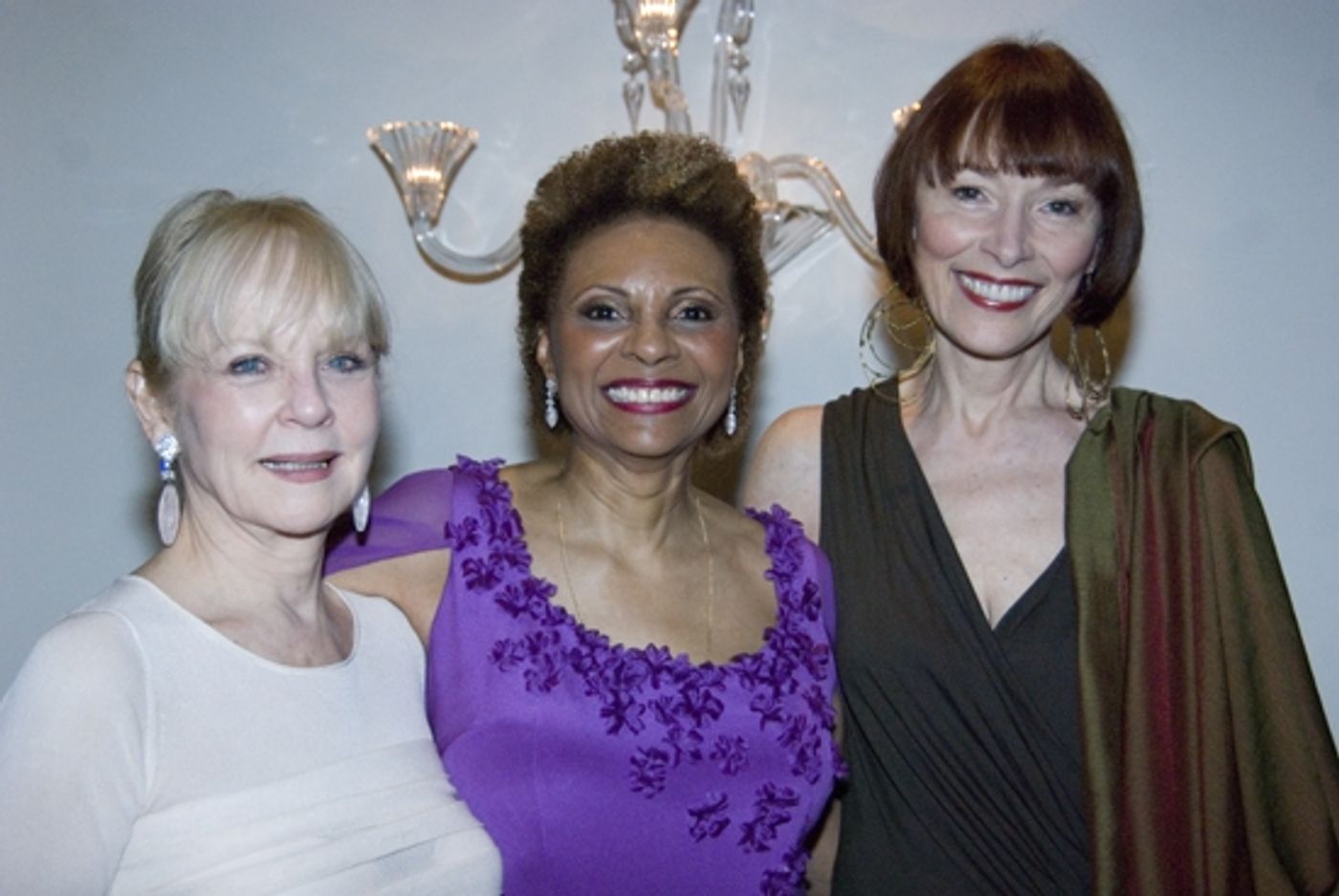 Photo Coverage: Leslie Uggams Opens at the Cafe Carlyle Photo Coverage: Leslie Uggams Opens at the Cafe Carlyle Image