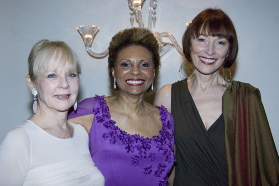 Photo Coverage: Leslie Uggams Opens at the Cafe Carlyle Image