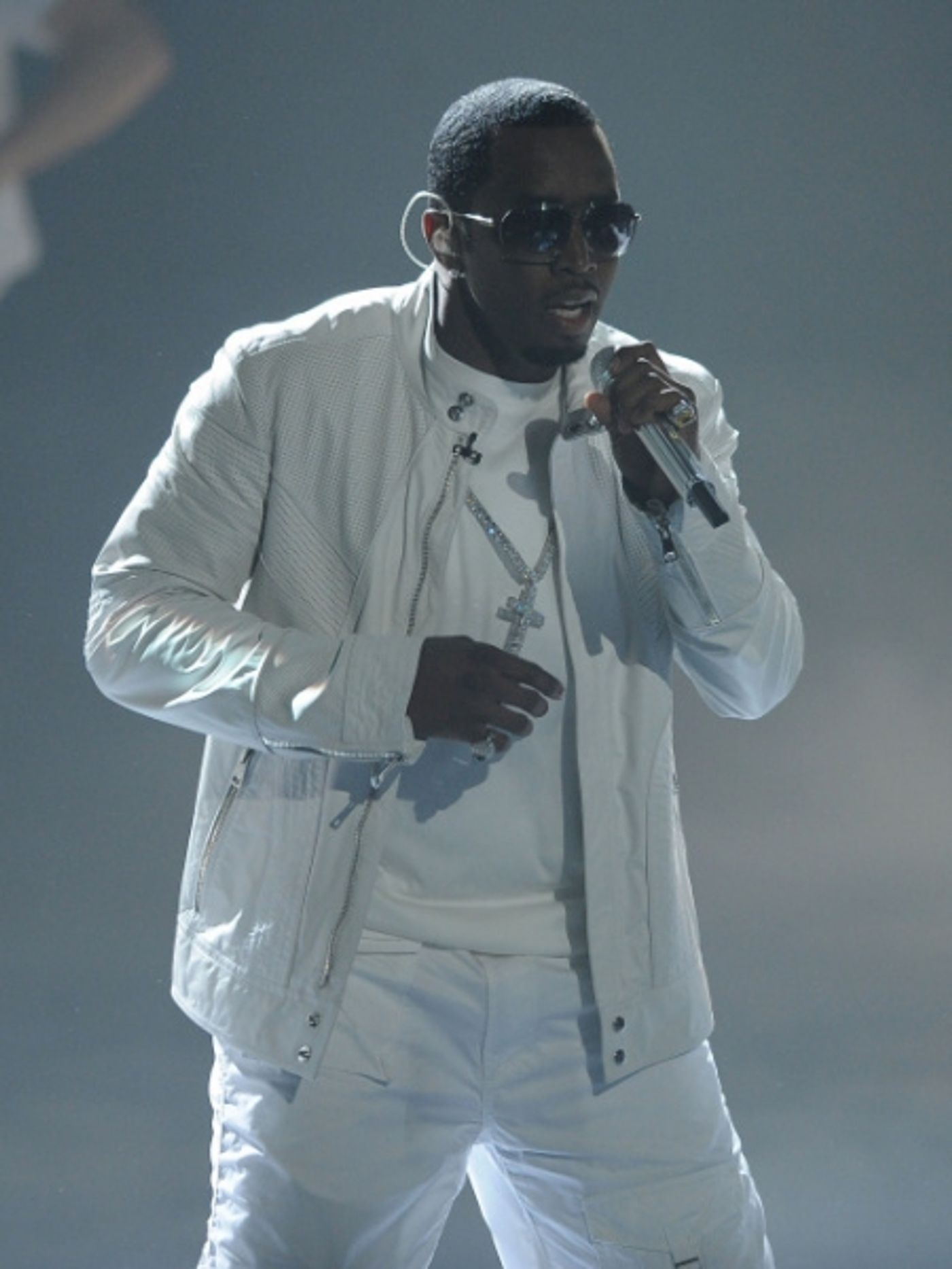 Photo Flash: Usher, Diddy, will.i.am & More On AMERICAN IDOL!  Image