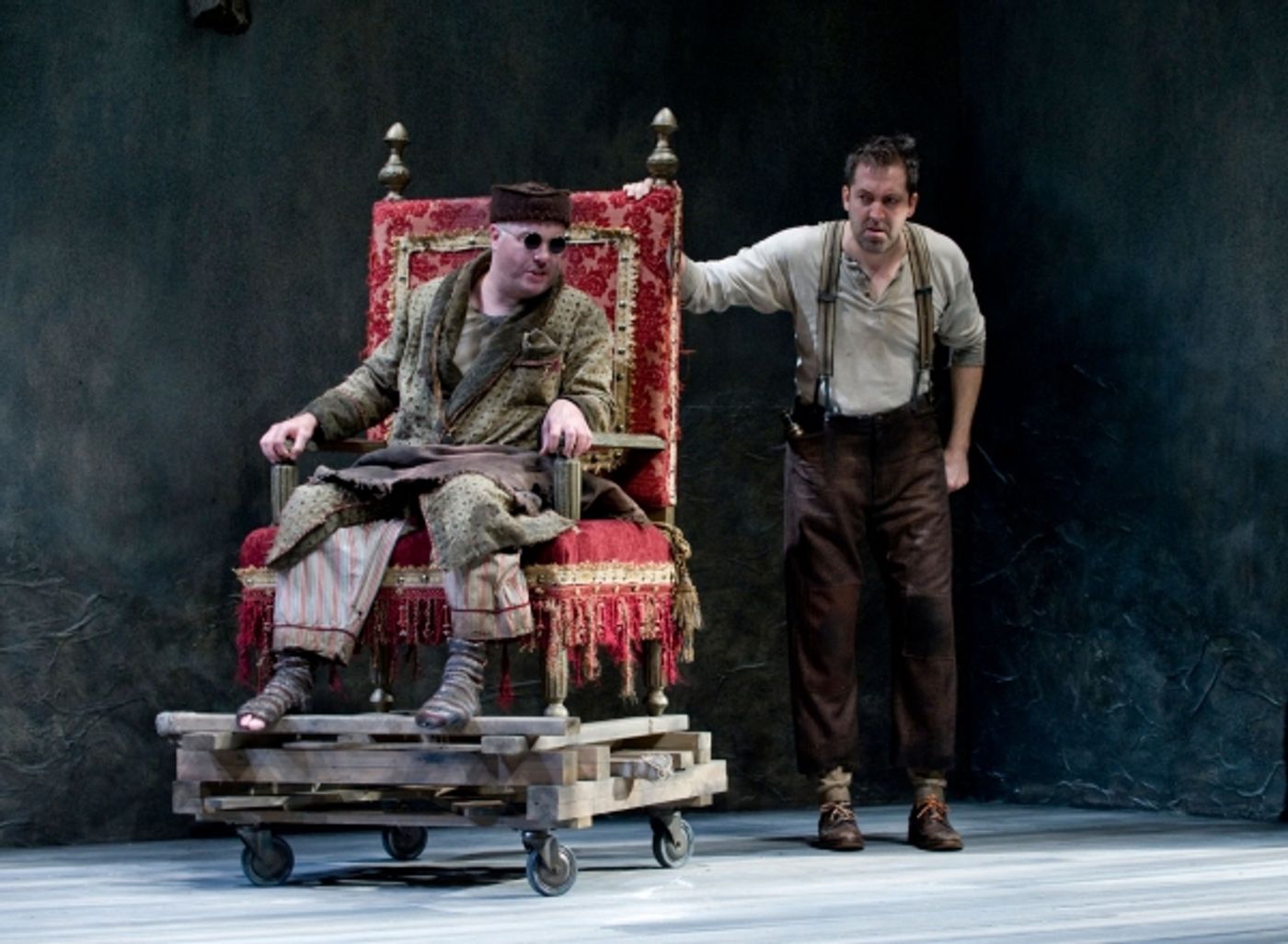 Photo Flash: Steppenwolf Theatre Presents ENDGAME 4/1-6/6 Photo Flash: Steppenwolf Theatre Presents ENDGAME 4/1-6/6 Image