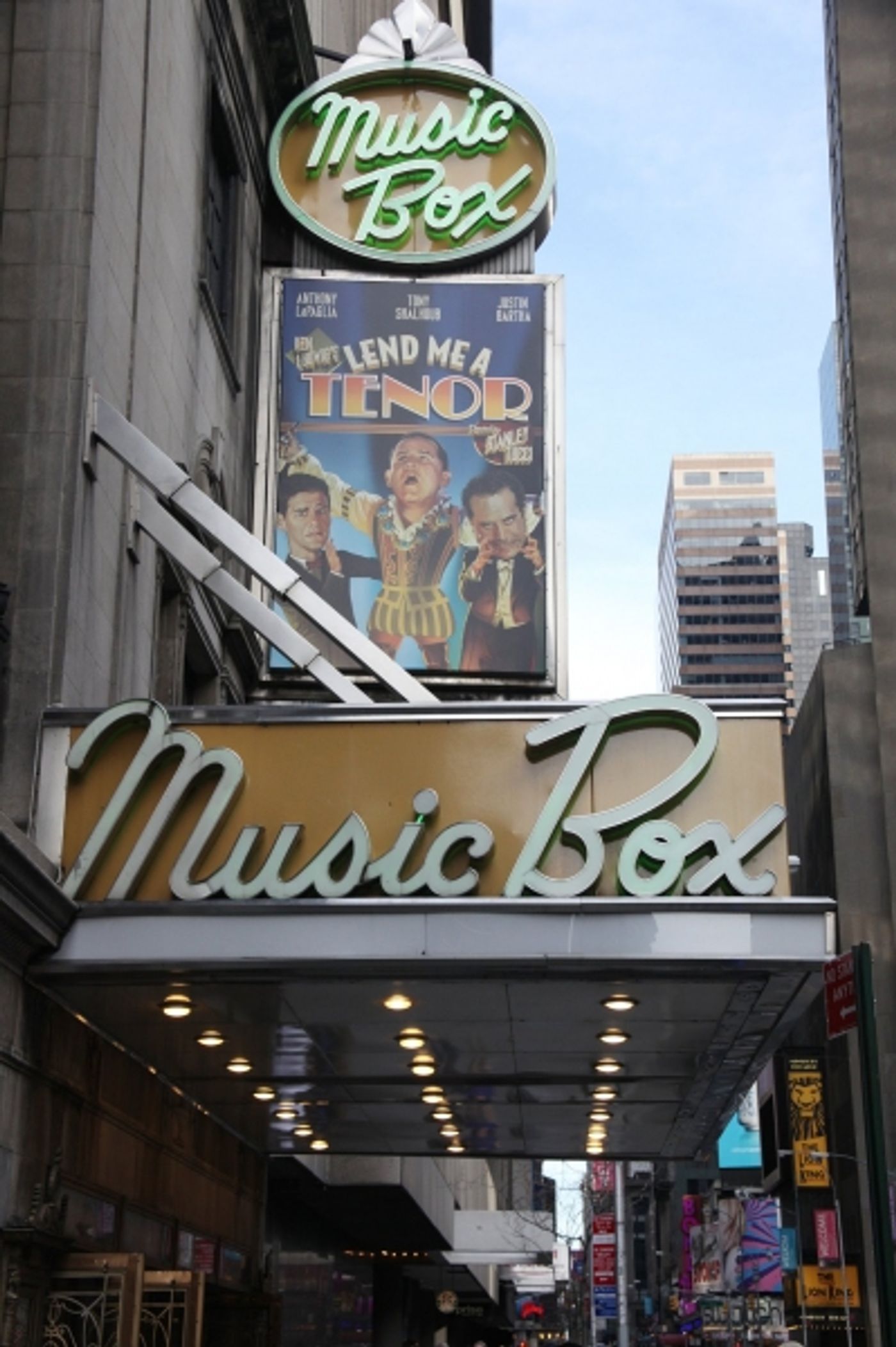 Photo Coverage: LEND ME A TENOR Red Carpet Part 1  Image