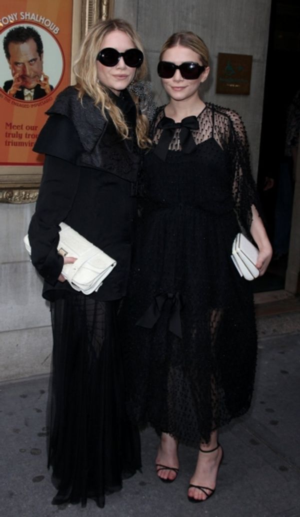 Mary Kate Olsen & Ashley Olsen Photo