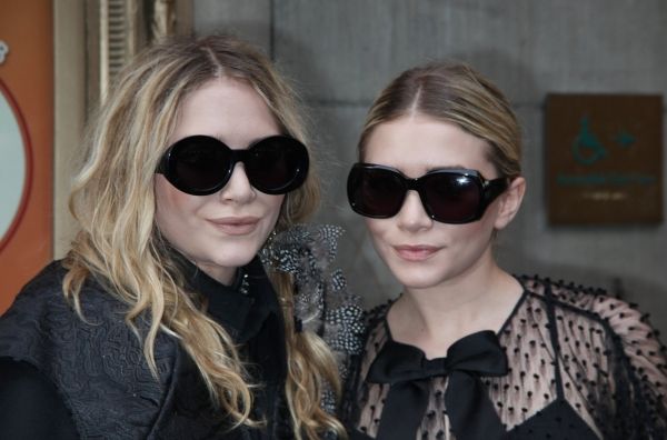 Mary Kate Olsen & Ashley Olsen Photo