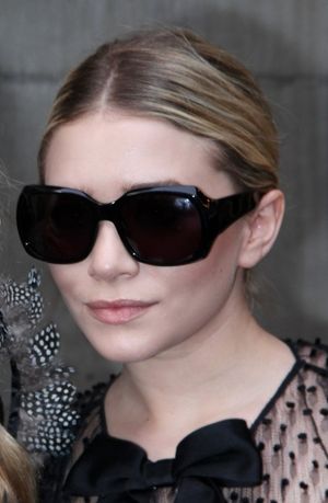  Ashley Olsen Photo