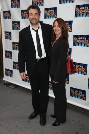 Jon Tenney & girlfriend Photo