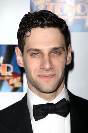Justin Bartha Photo