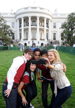 Kevin McHale, Jenna Ushkowitz, Dijon Talton, Harry Shum Jr. and Dianna Agron Photo