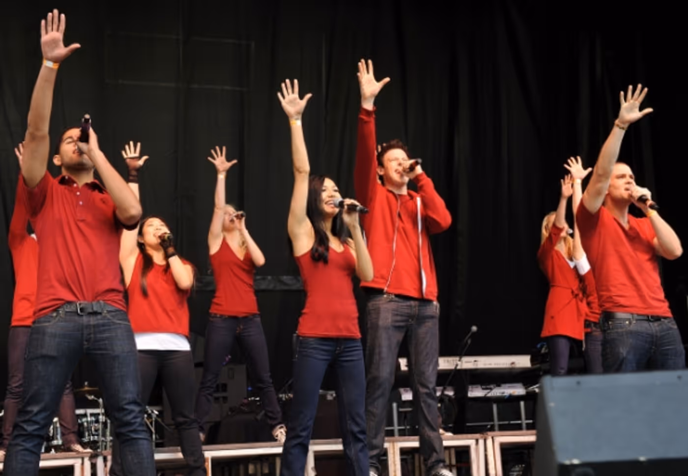 Photo Flash: GLEE Cast Performs At White House Easter Egg Roll 2010 Photo Flash: GLEE Cast Performs At White House Easter Egg Roll 2010 Image