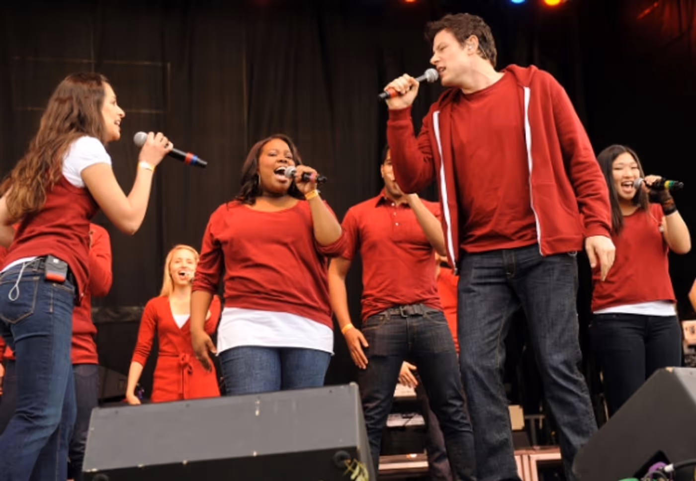 Photo Flash: GLEE Cast Performs At White House Easter Egg Roll 2010 Photo Flash: GLEE Cast Performs At White House Easter Egg Roll 2010 Image