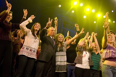 Mayor Michael Bloomberg and the Cast of HAIR Photo