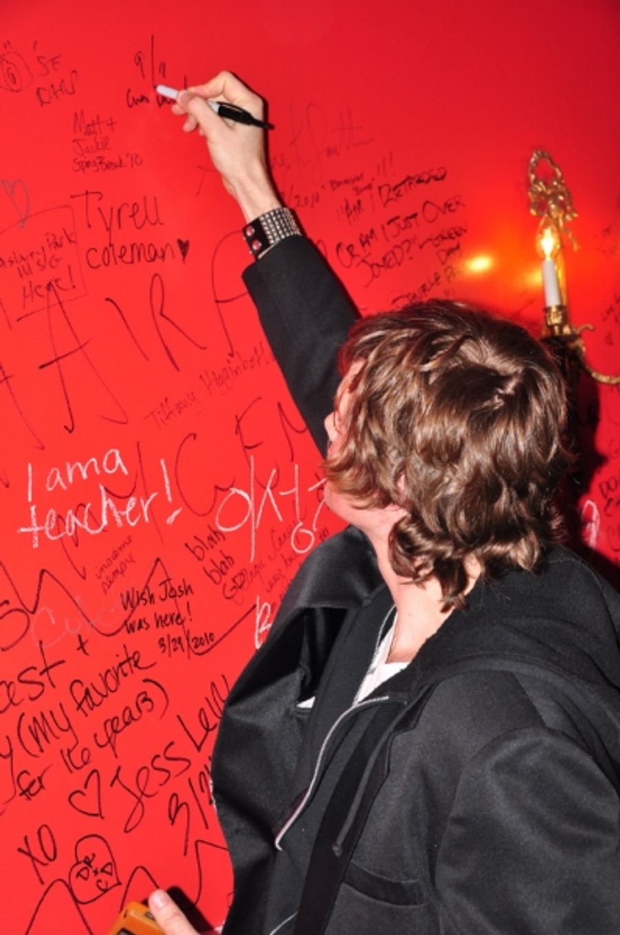 Photo Coverage: Signing Wall at AMERICAN IDIOT and Michael Mayer! Image