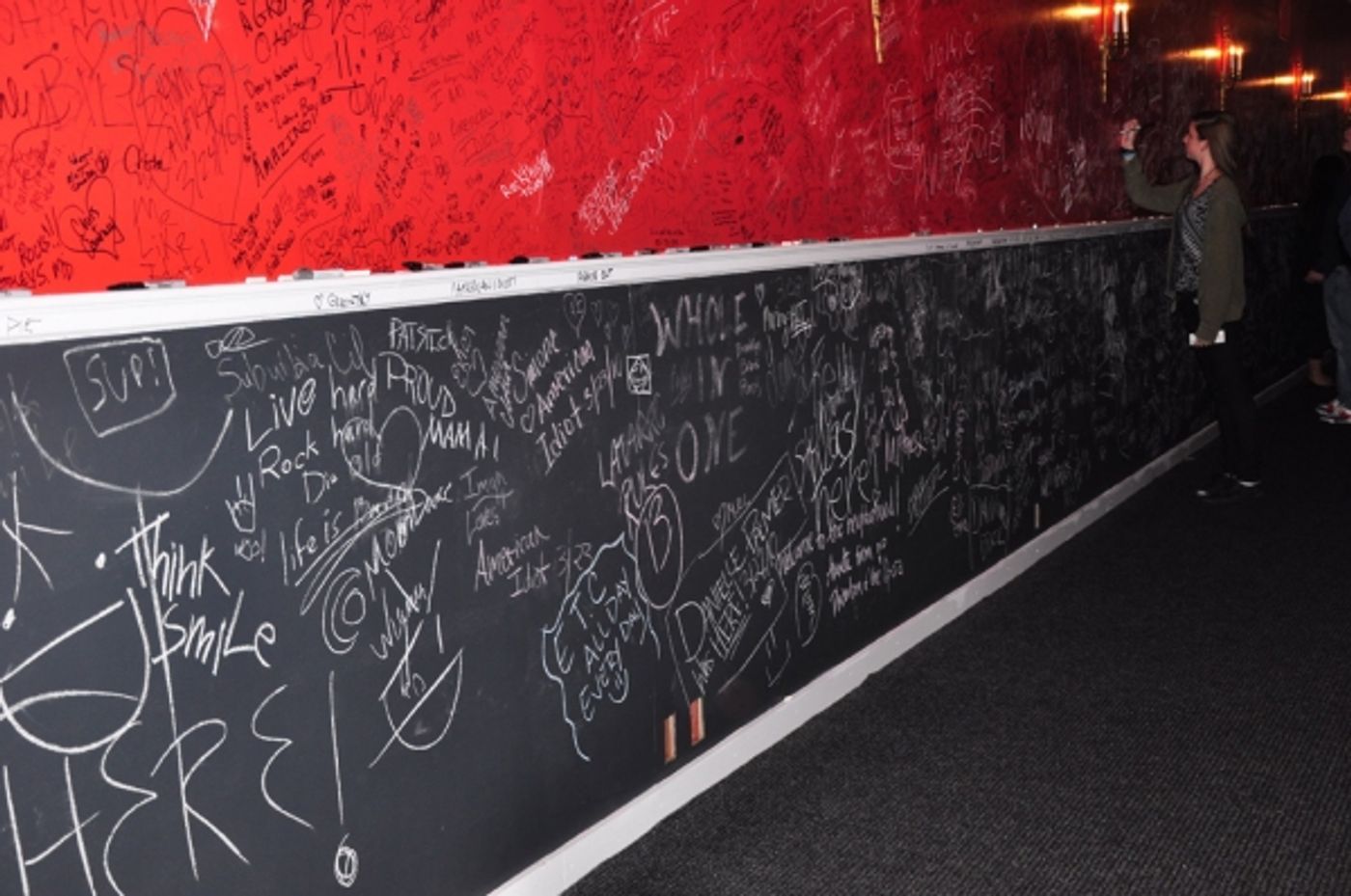 Photo Coverage: Signing Wall at AMERICAN IDIOT and Michael Mayer!  Image
