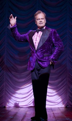 Kelsey Grammer as Georges Photo