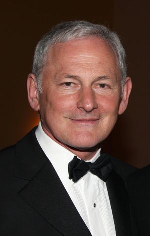 Victor Garber Photo