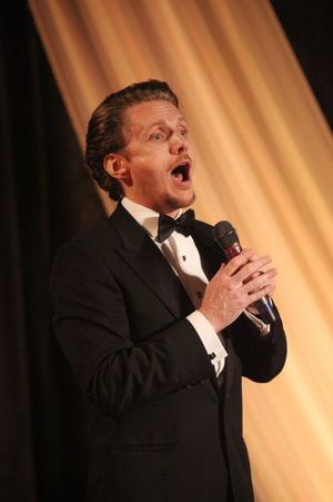Jason Danieley @ BroadwayWorld Jason Danieley Photo