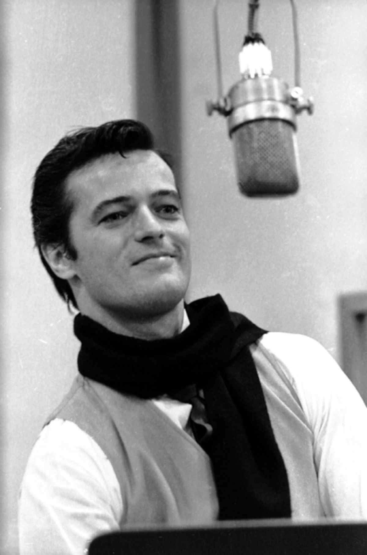 Robert Goulet - Photo: Don Hunstein / Sony Music Archives at 