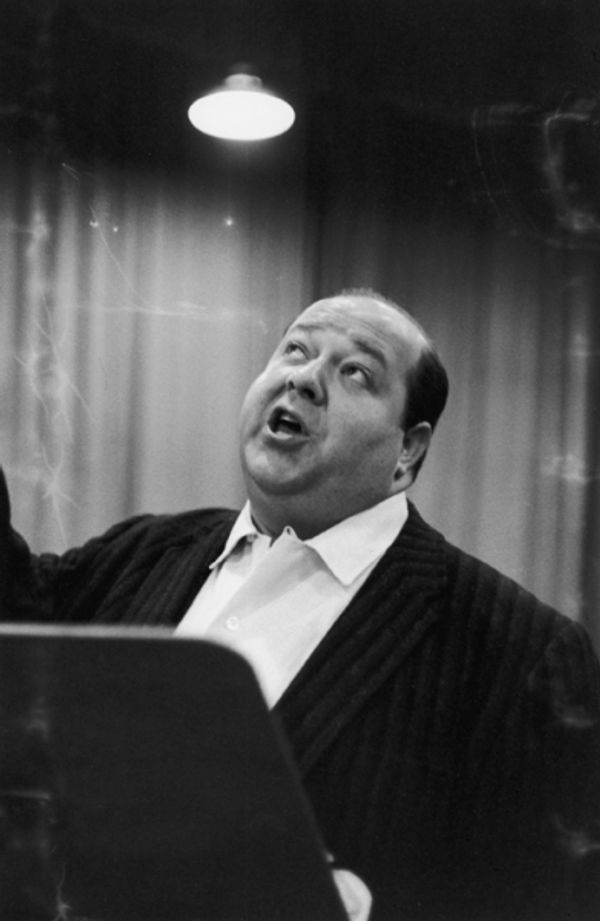 Stubby Kaye - Glynis Johns Photo: Don Hunstein / Sony Music Archives Photo