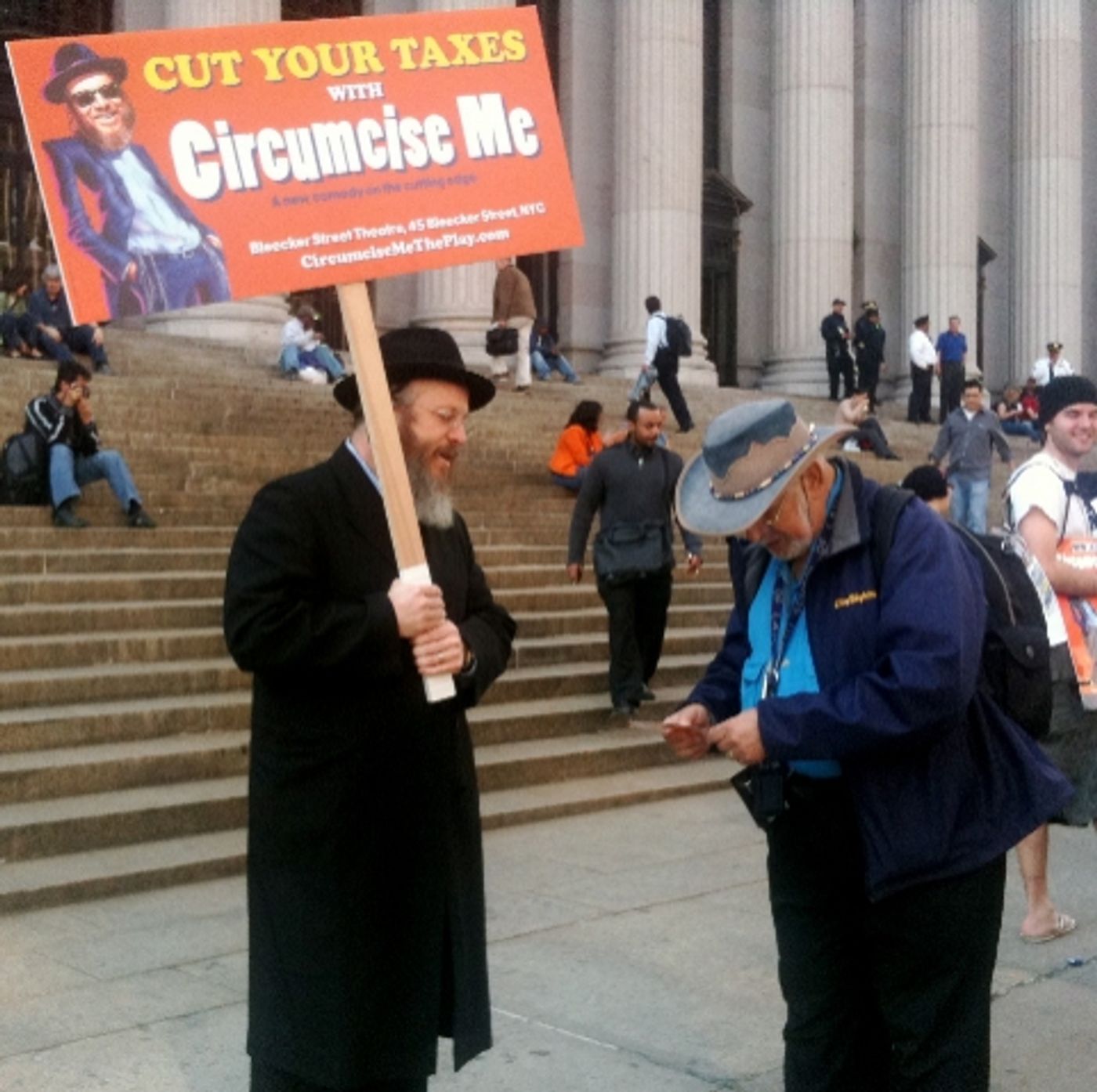 Photo Flash: CIRCUMCISE ME's Yisrael Campbell Meets Last Minute Tax Filers  Image