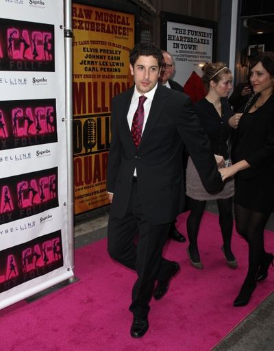 Jason Biggs & wife Jenny Mollen
 Photo