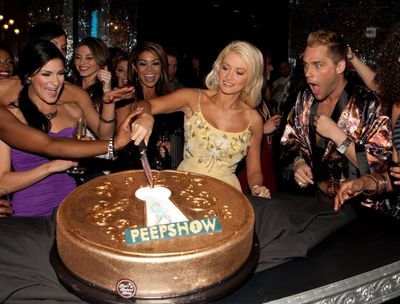 Holly Madison and the Cast of PEEPSHOW Photo