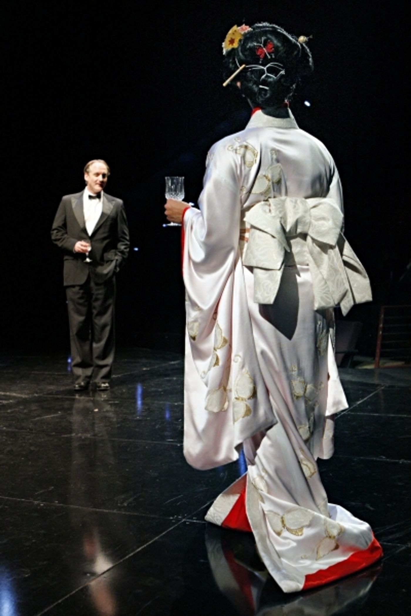Photo Flash: Guthrie Presents M. BUTTERFLY  Image