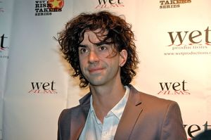 Hamish Linklater Photo