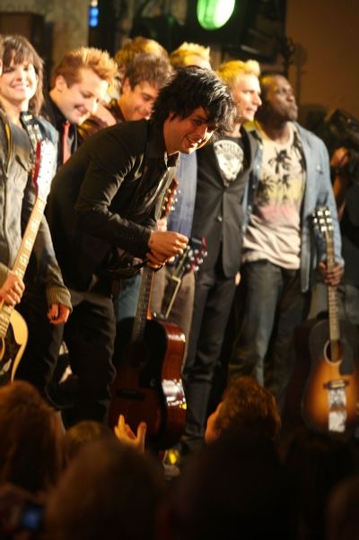 Billie Joe Armstrong and AMERICAN IDIOT Company Photo