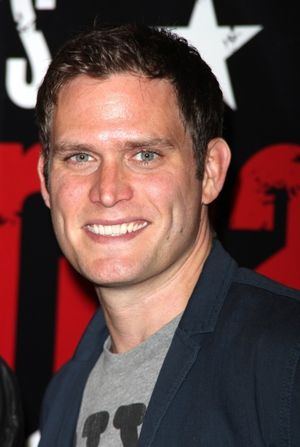 Steven Pasquale Photo