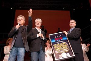 Frankie Valli, Bob Gaudio and Kevin Gore
@ BroadwayWorld Frankie Valli, Bob Gaudio and Kevin Gore
Photo