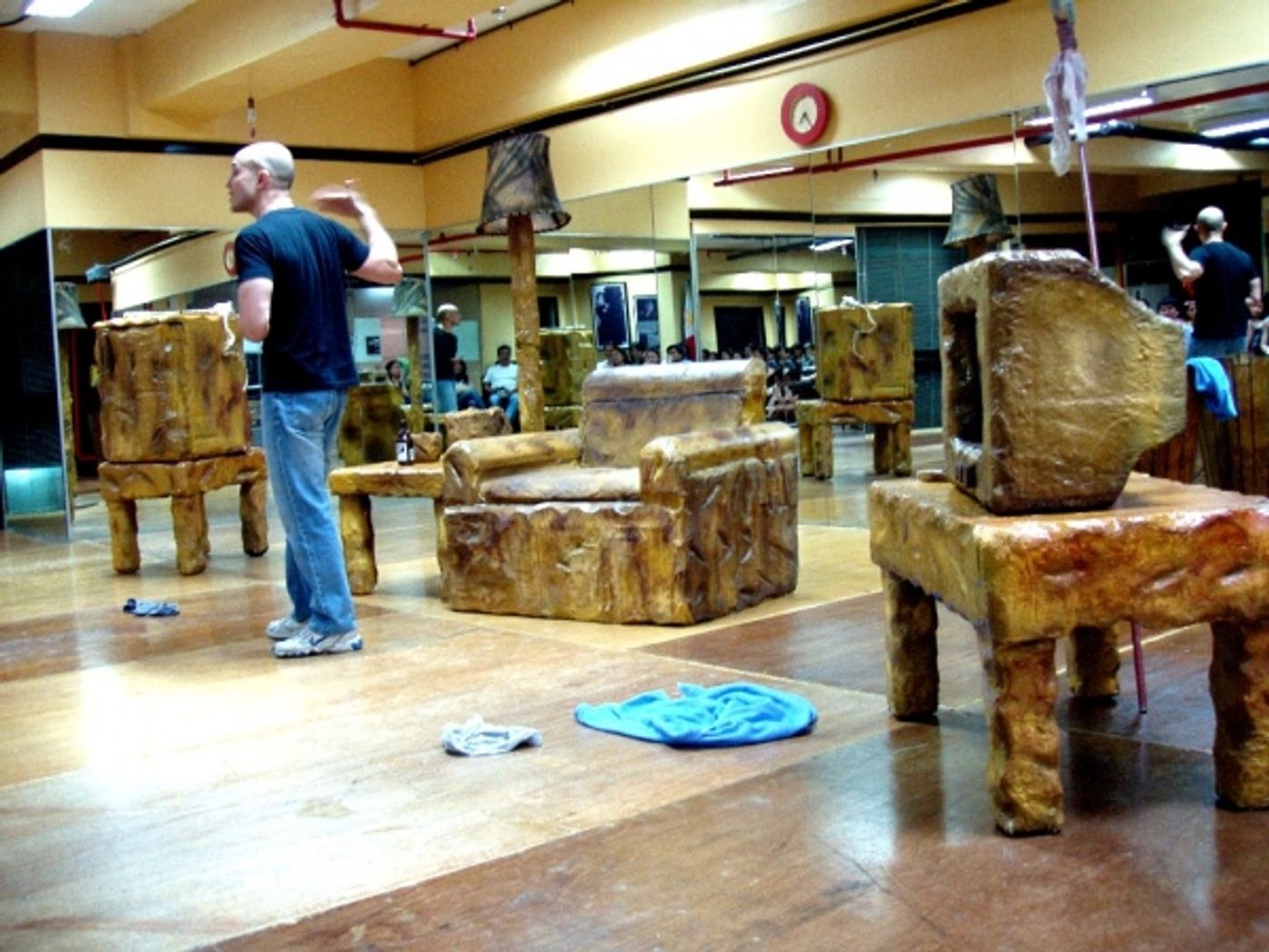 Photo Coverage:  DEFENDING THE CAVEMAN Manila Meets Press and Friends  Image