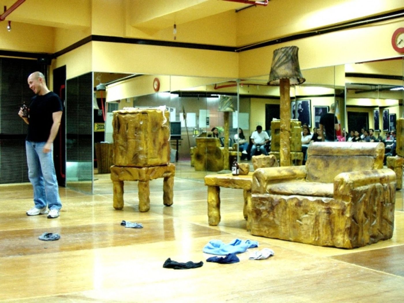 Photo Coverage:  DEFENDING THE CAVEMAN Manila Meets Press and Friends  Image