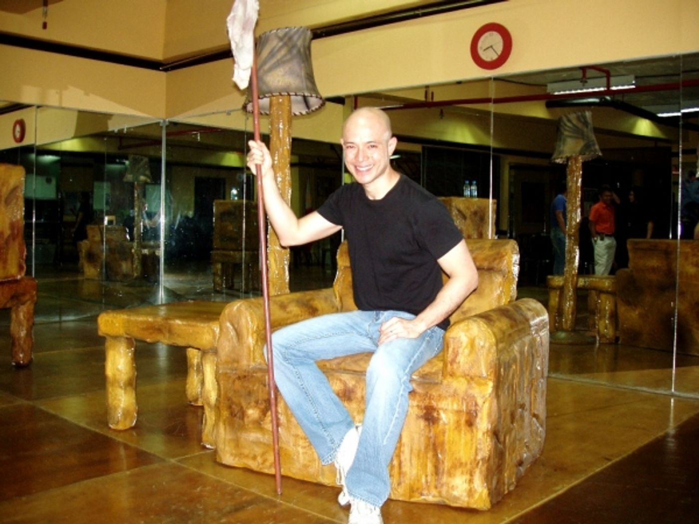 Photo Coverage:  DEFENDING THE CAVEMAN Manila Meets Press and Friends  Image