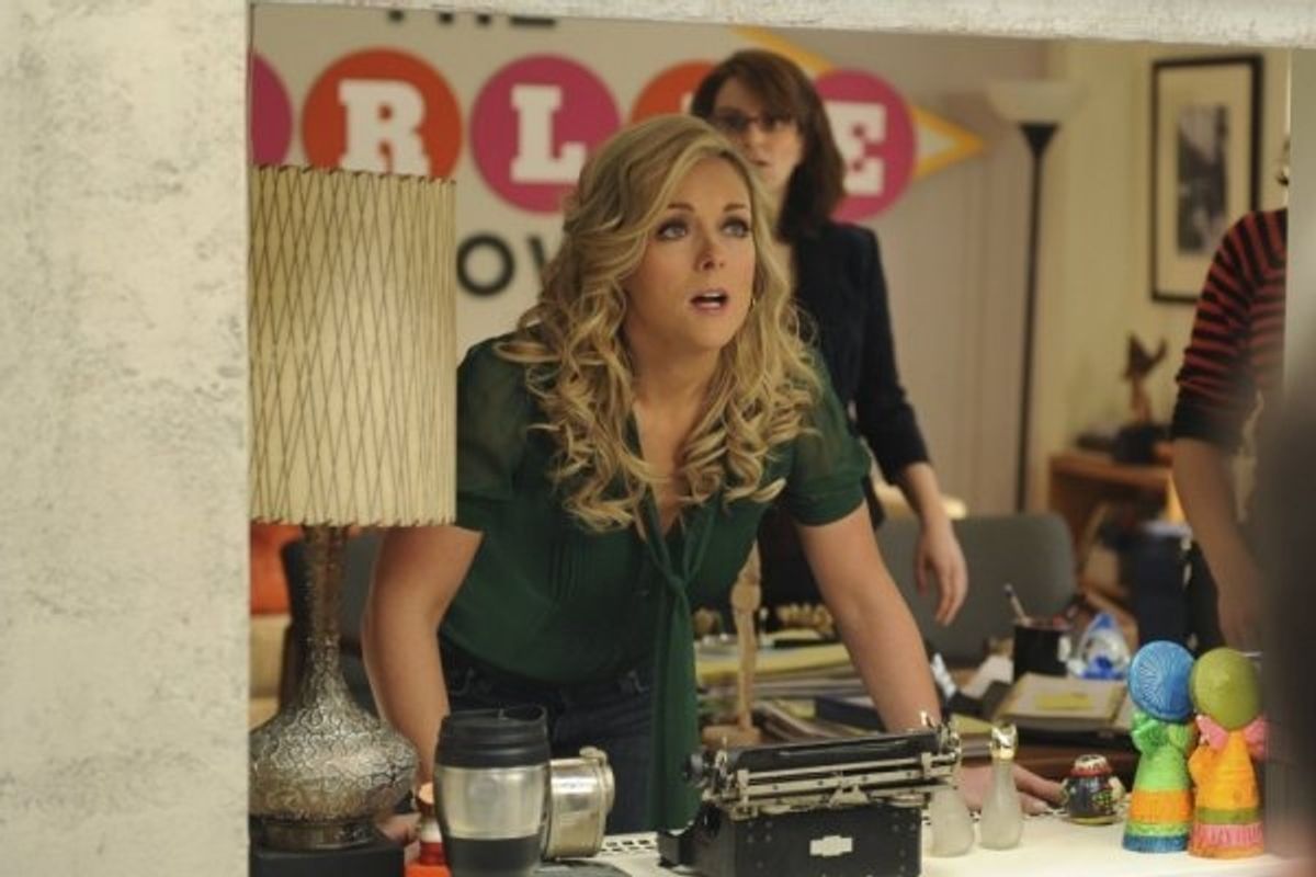 Jane Krawkowski as Jenna, Tina Fey as Liz Lemon 
 at 