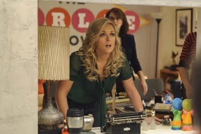 Jane Krawkowski as Jenna, Tina Fey as Liz Lemon 
 Photo