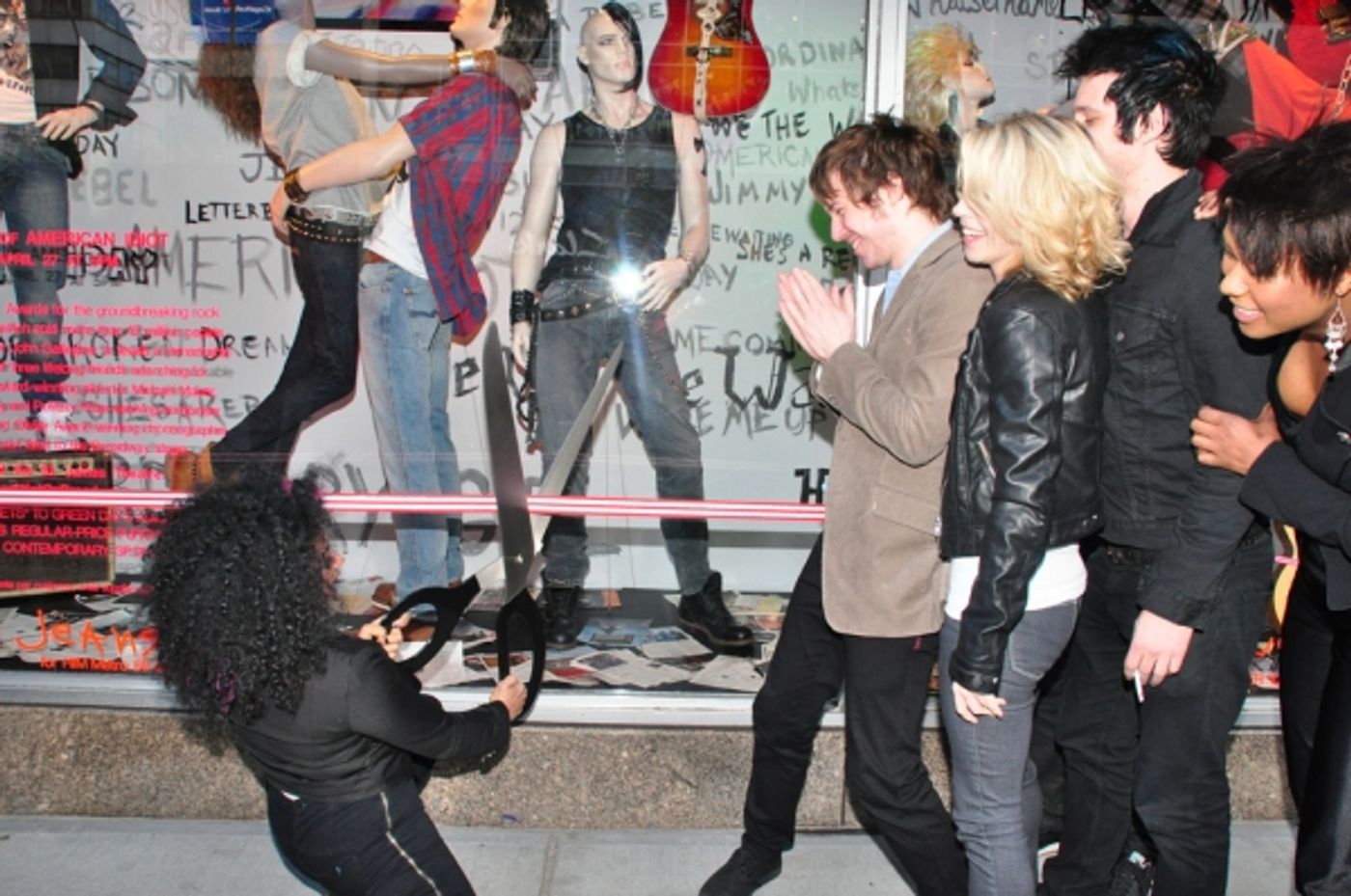 Photos: AMERICAN IDIOT Unveils IDIOT-Themed Windows at Bloomies  Image
