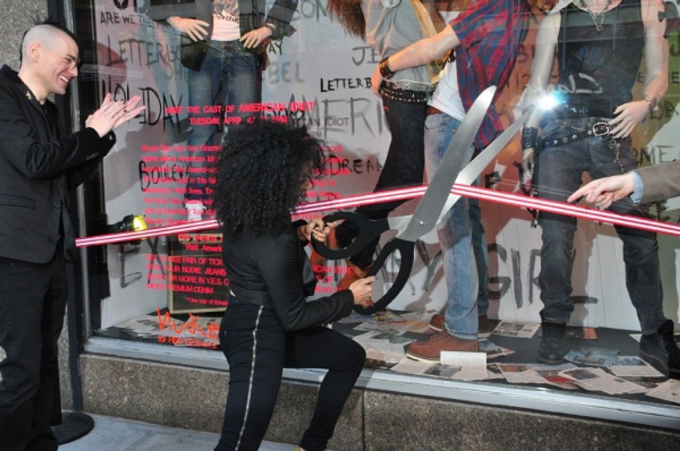Photos: AMERICAN IDIOT Unveils IDIOT-Themed Windows at Bloomies  Image