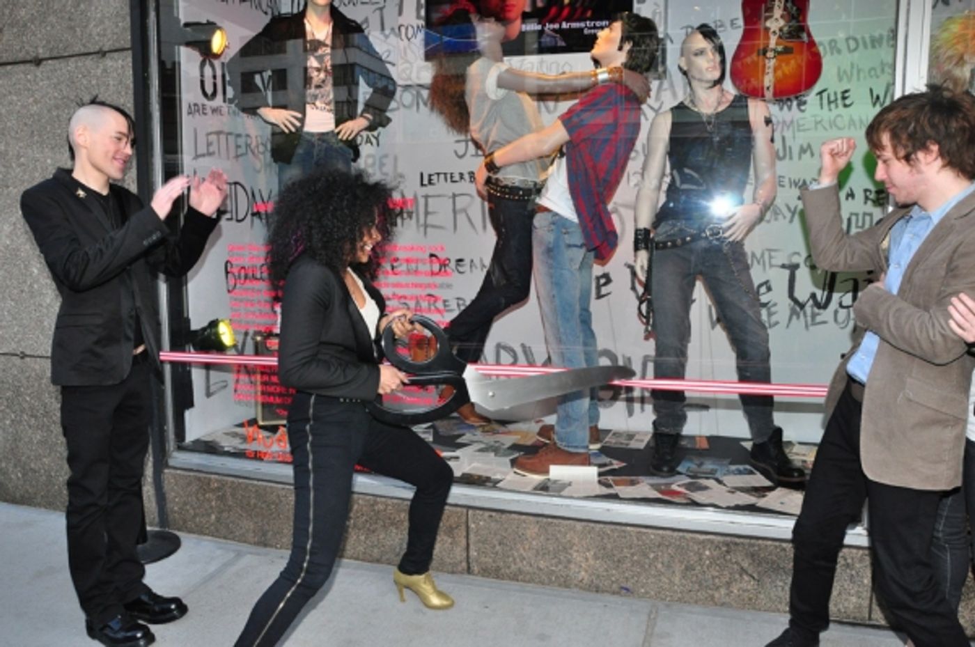 Photos: AMERICAN IDIOT Unveils IDIOT-Themed Windows at Bloomies  Image